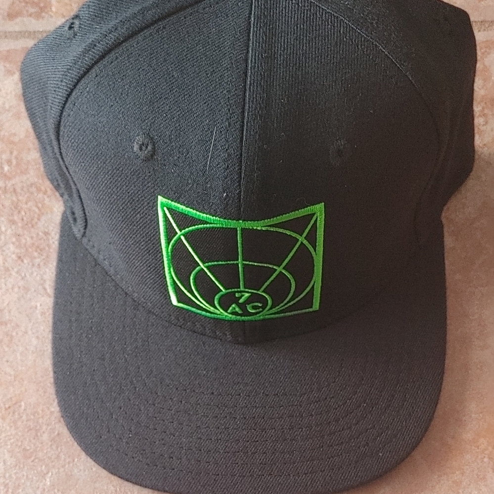 7 Acres Hat